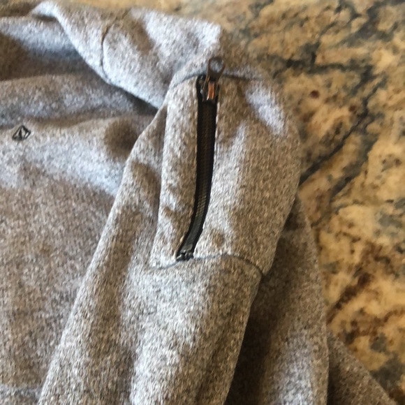 Men’s size large volcom hoodie - Picture 3 of 6